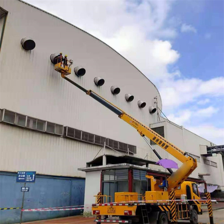 泰兴高空作业车出租服务：专业广告牌安装解决方案