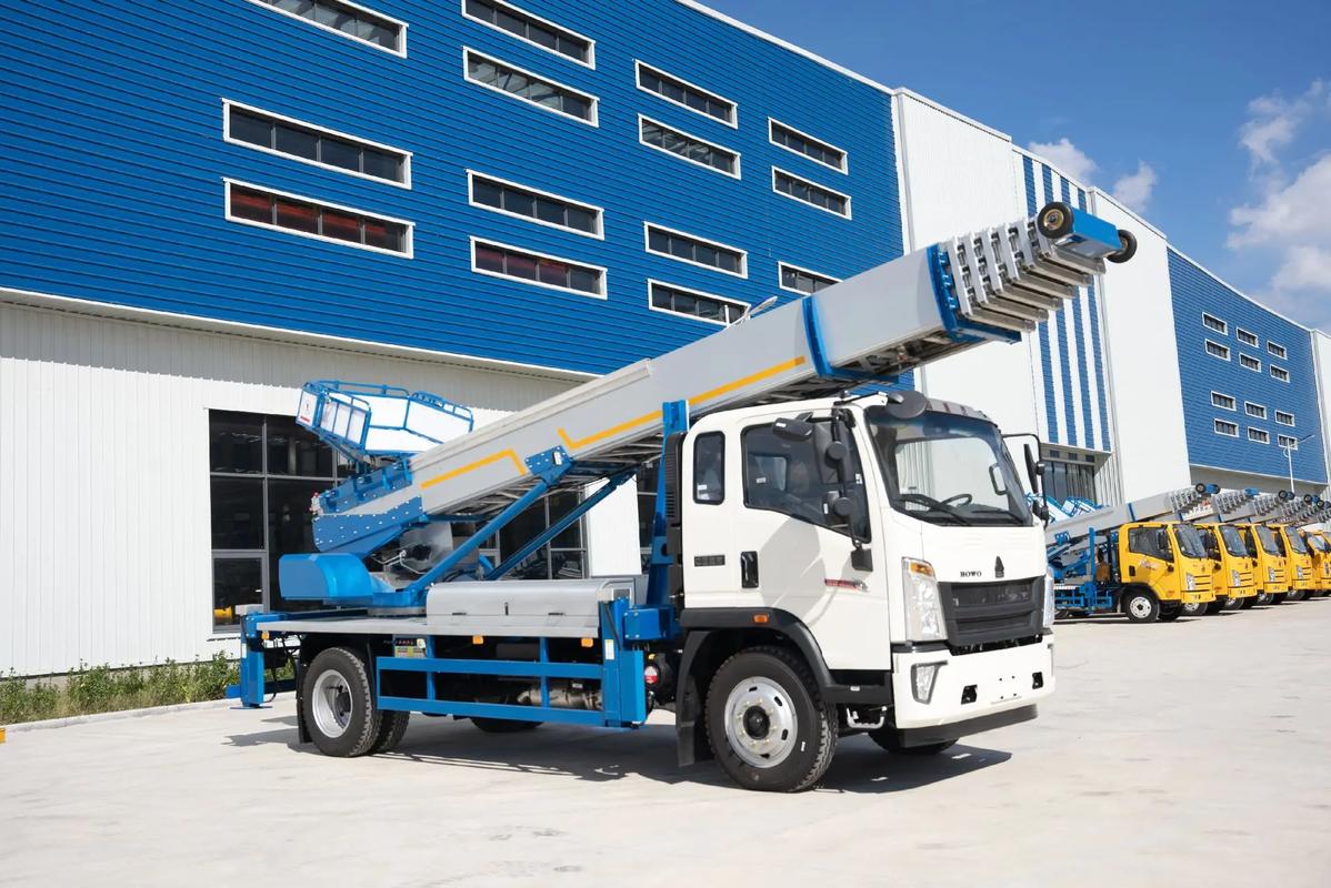 泰兴出租云梯车高空作业车 建筑垃圾搬运